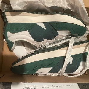 New balance 327 Women’s sneaker NIB